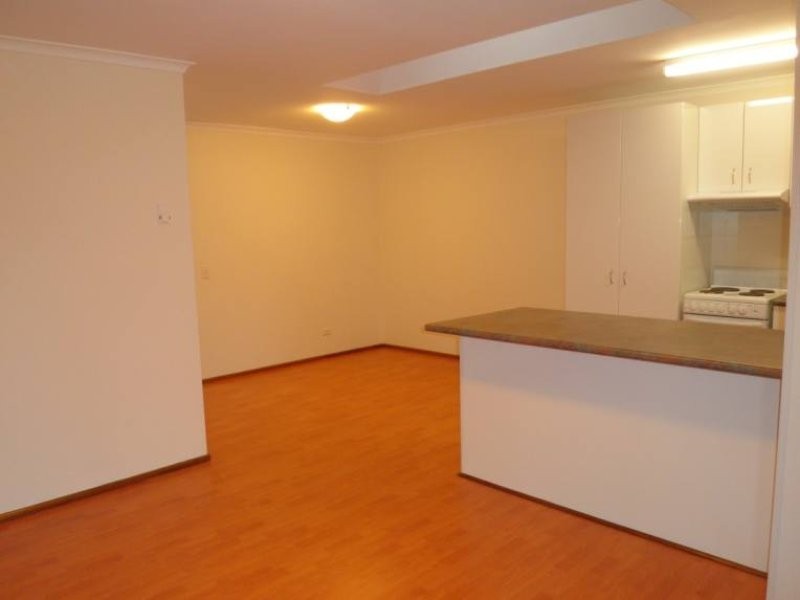 2/23 Stephenson Street, Labrador QLD 4215