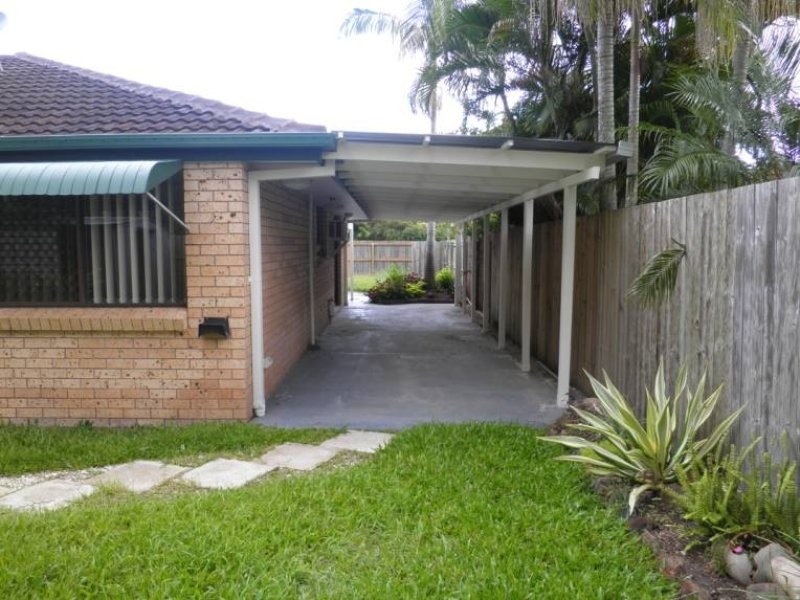 2/23 Stephenson Street, Labrador QLD 4215