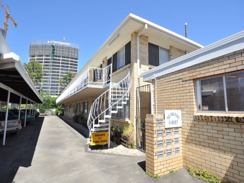 3/10 Railway Street, Southport QLD 4215