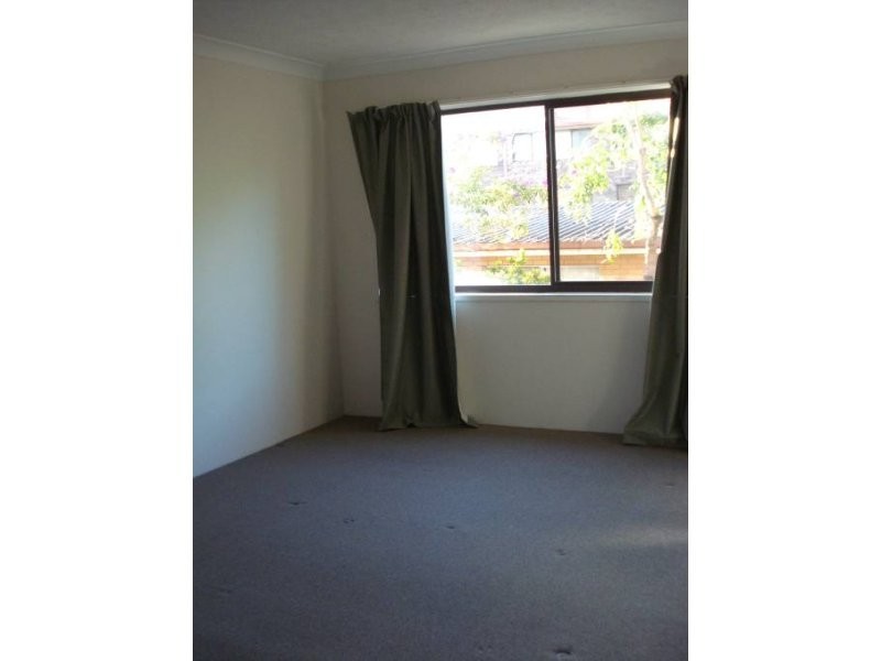 2/156 Frank Street, Labrador QLD 4215