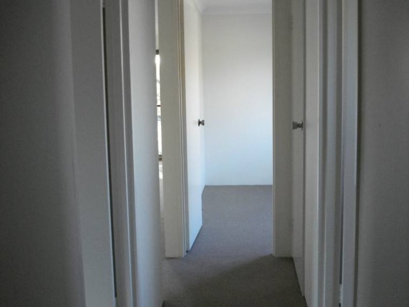 2/156 Frank Street, Labrador QLD 4215