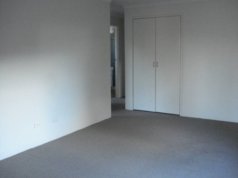 2/156 Frank Street, Labrador QLD 4215