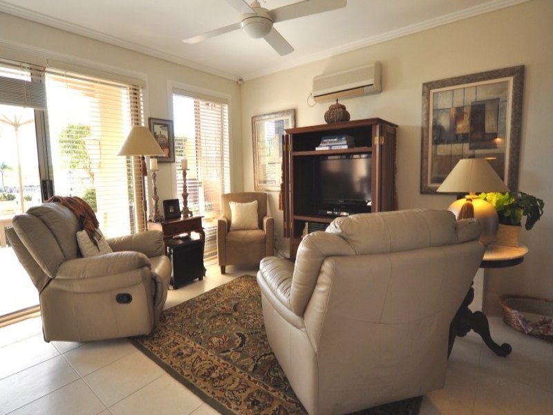 80 John Lund Drive, Hope Island QLD 4212