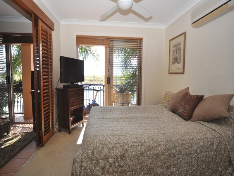 80 John Lund Drive, Hope Island QLD 4212