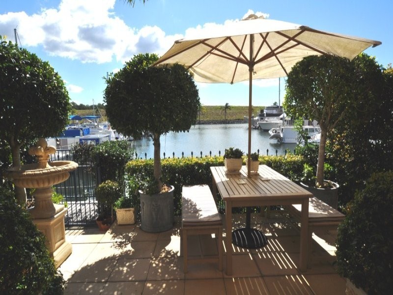 80 John Lund Drive, Hope Island QLD 4212