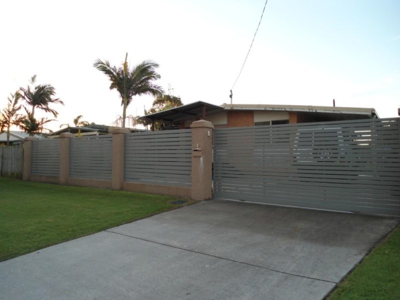15 Nambur Street, Runaway Bay QLD 4216