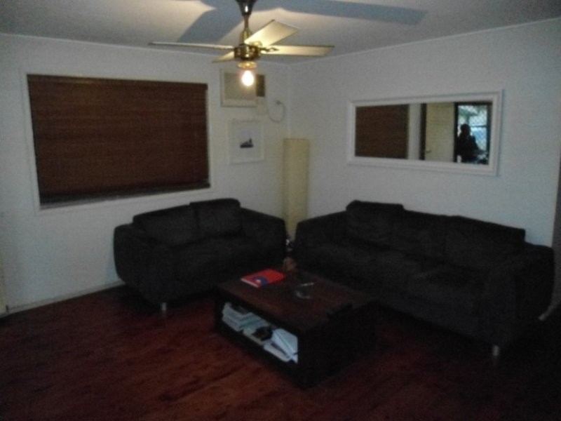 15 Nambur Street, Runaway Bay QLD 4216