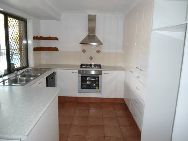41 Sundown Drive, Paradise Point QLD 4216