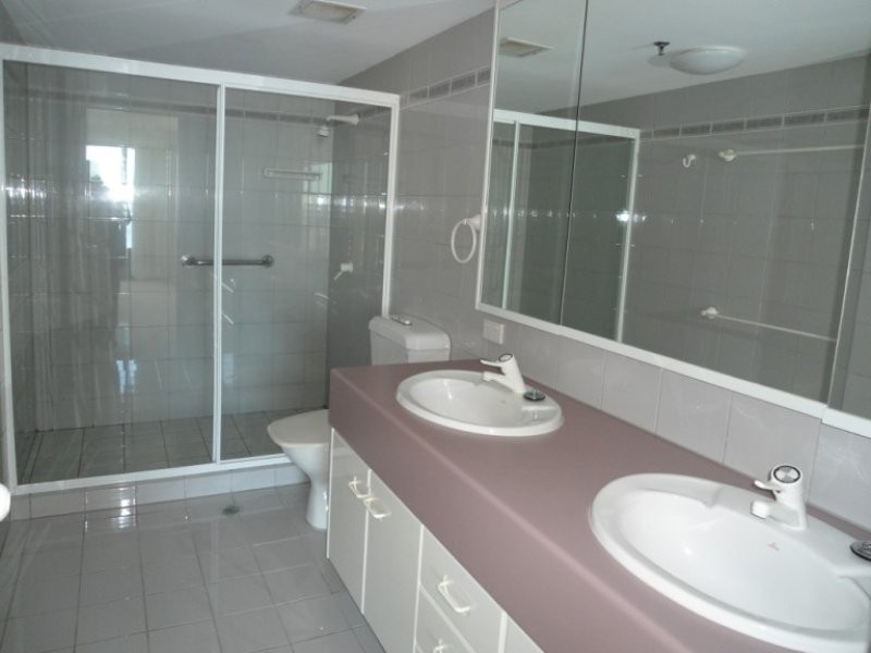 66/21 Bayview Street, Runaway Bay QLD 4216