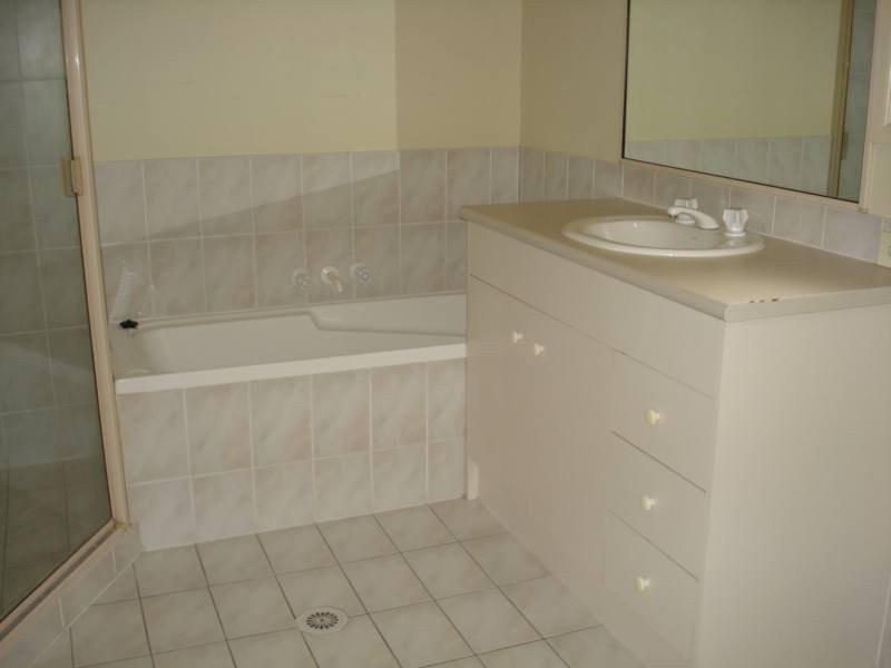 15/99 Greenacre Drive, Parkwood QLD 4214