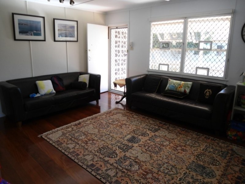 220 Turpin Road, Labrador QLD 4215