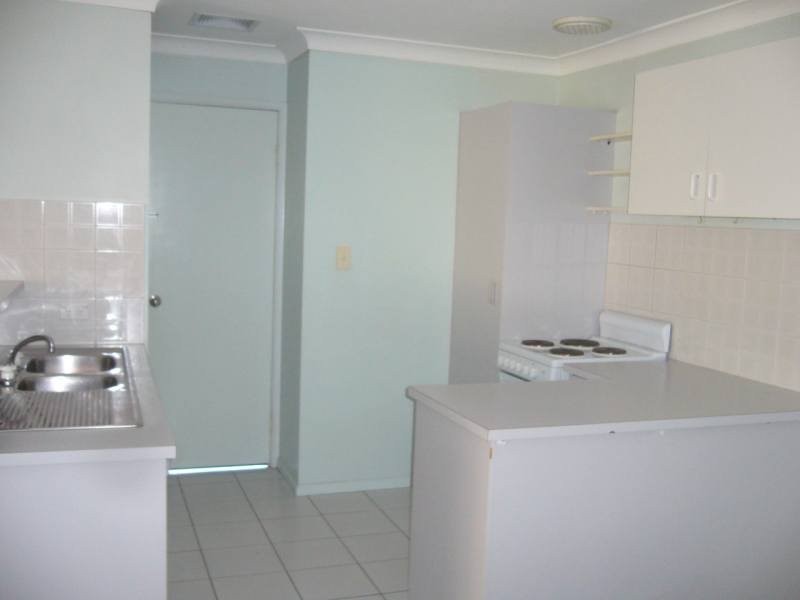 2/8 Hill Court, Labrador QLD 4215