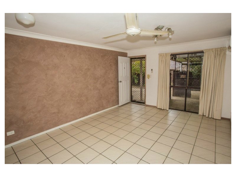 2/25 Nina Parade, Arundel QLD 4214