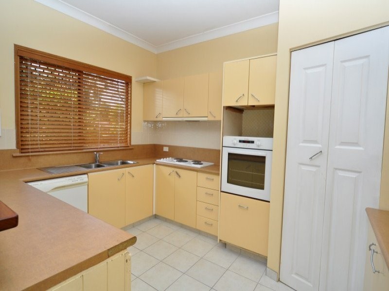 34 Horder Avenue, Labrador QLD 4215