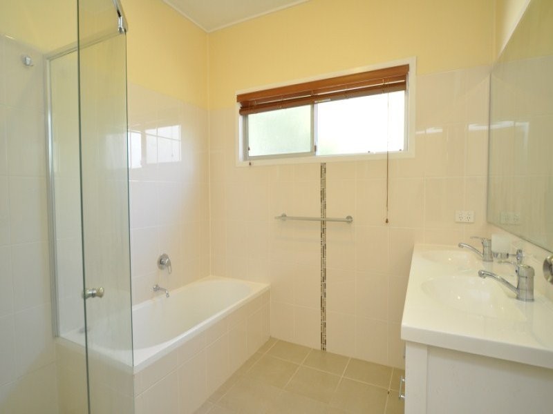 34 Horder Avenue, Labrador QLD 4215