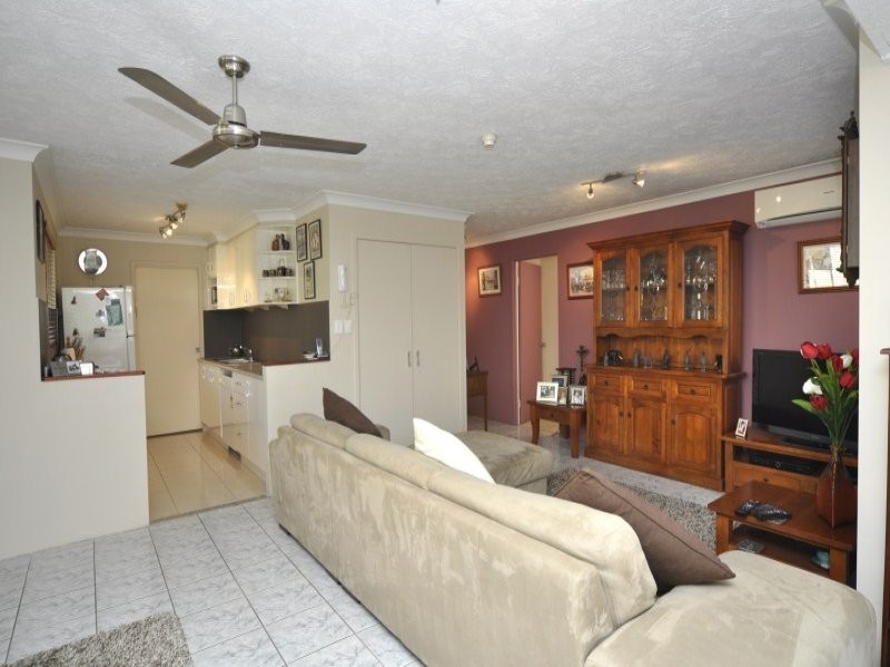 28/418 Marine Parade, Biggera Waters QLD 4216