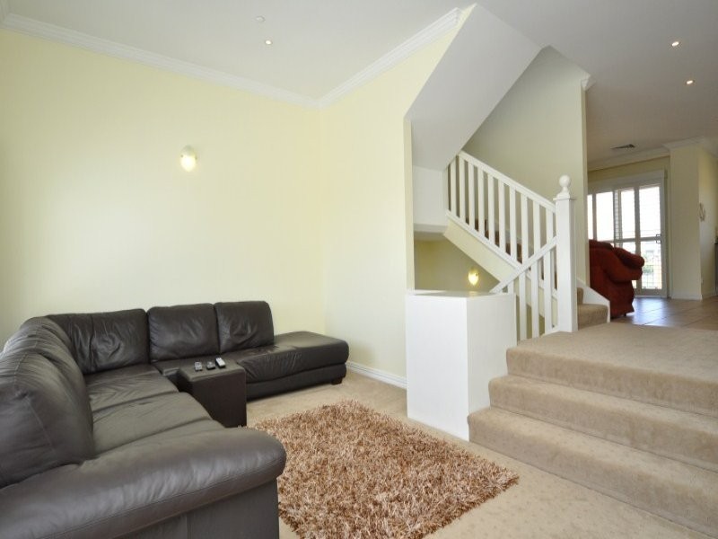 1/14 Pendraat Parade, Hope Island QLD 4212