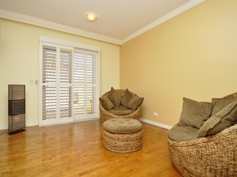 1/14 Pendraat Parade, Hope Island QLD 4212