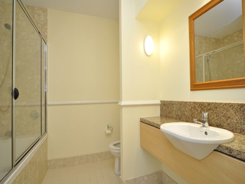 1/14 Pendraat Parade, Hope Island QLD 4212