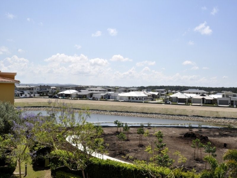 1/14 Pendraat Parade, Hope Island QLD 4212