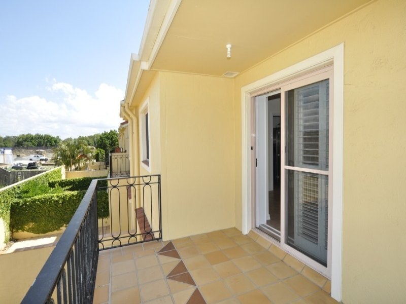 1/14 Pendraat Parade, Hope Island QLD 4212