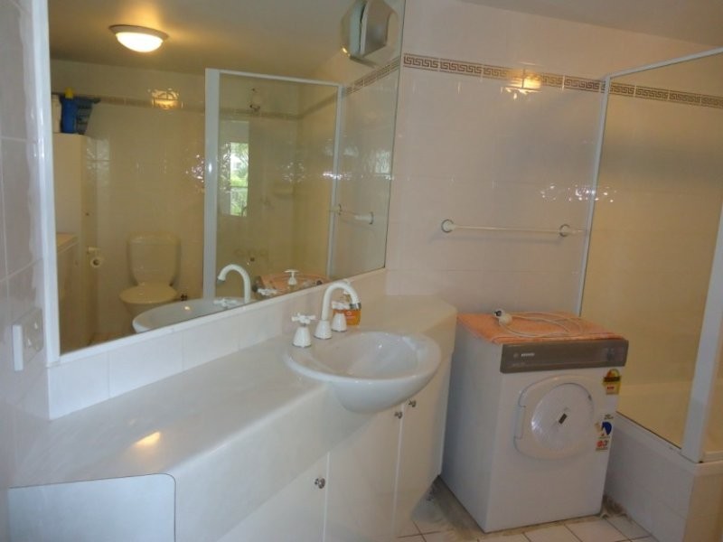 7/20 Canal Avenue, Runaway Bay QLD 4216