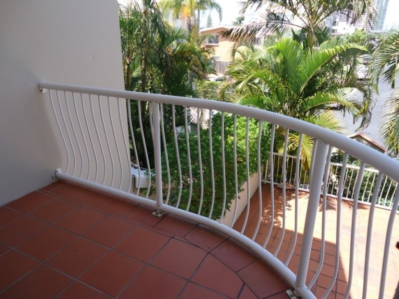 7/20 Canal Avenue, Runaway Bay QLD 4216