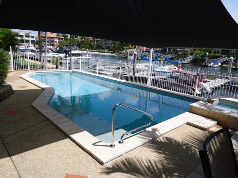 7/20 Canal Avenue, Runaway Bay QLD 4216