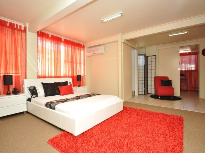 38 Bruce Avenue, Paradise Point QLD 4216