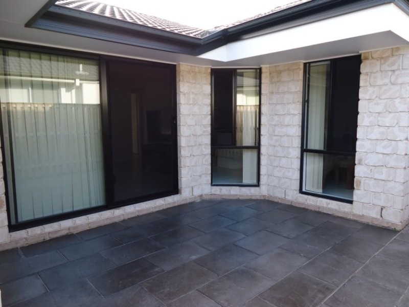 10 Orara Street, Pacific Pines QLD 4211