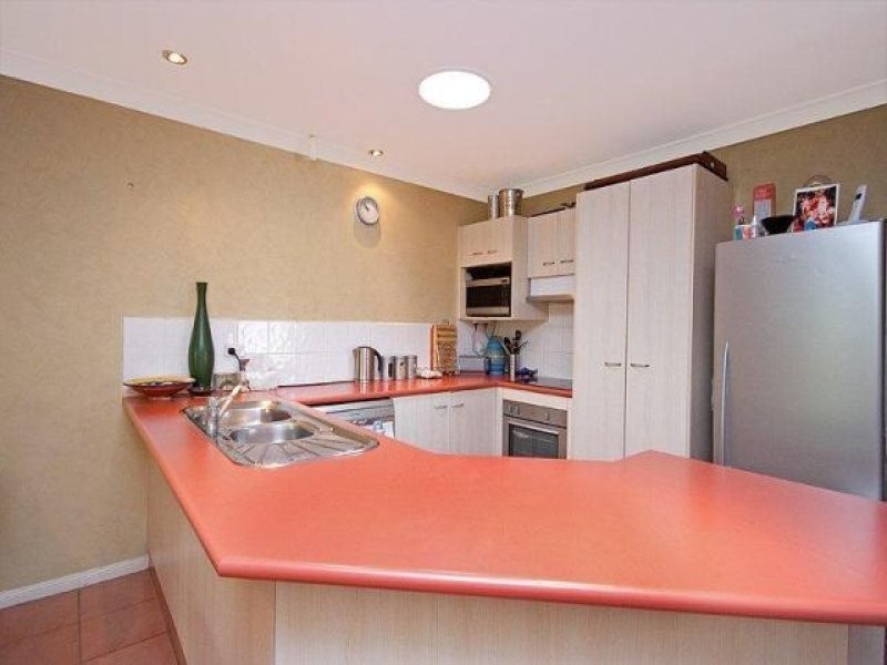 8 Cutter Court, Helensvale QLD 4212