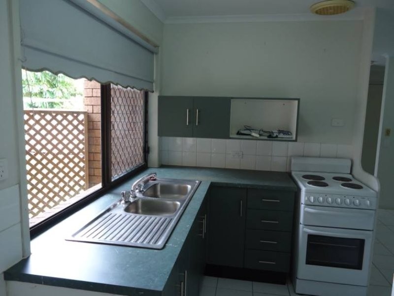 1/220 Olsen Avenue, Arundel QLD 4214