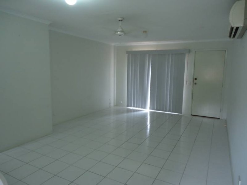 1/220 Olsen Avenue, Arundel QLD 4214