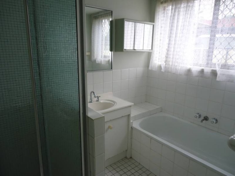 1/220 Olsen Avenue, Arundel QLD 4214