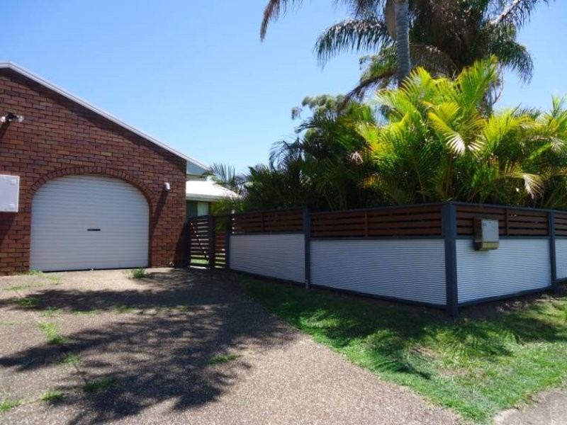 1/1 Vona Place, Labrador QLD 4215