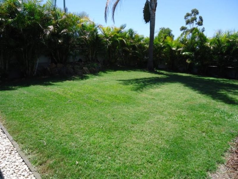 1/1 Vona Place, Labrador QLD 4215