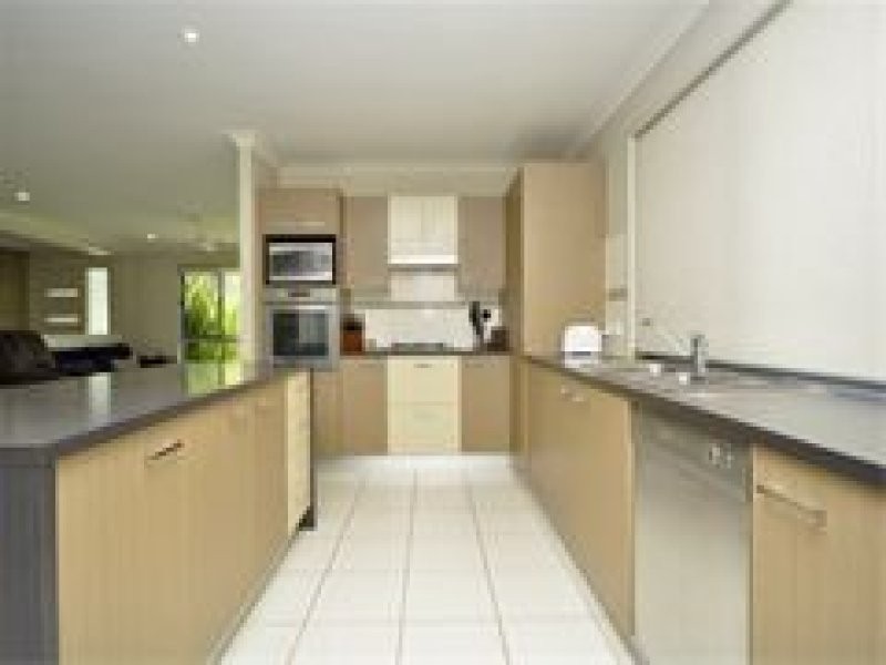 3 Bakers Ridge Drive, Oxenford QLD 4210