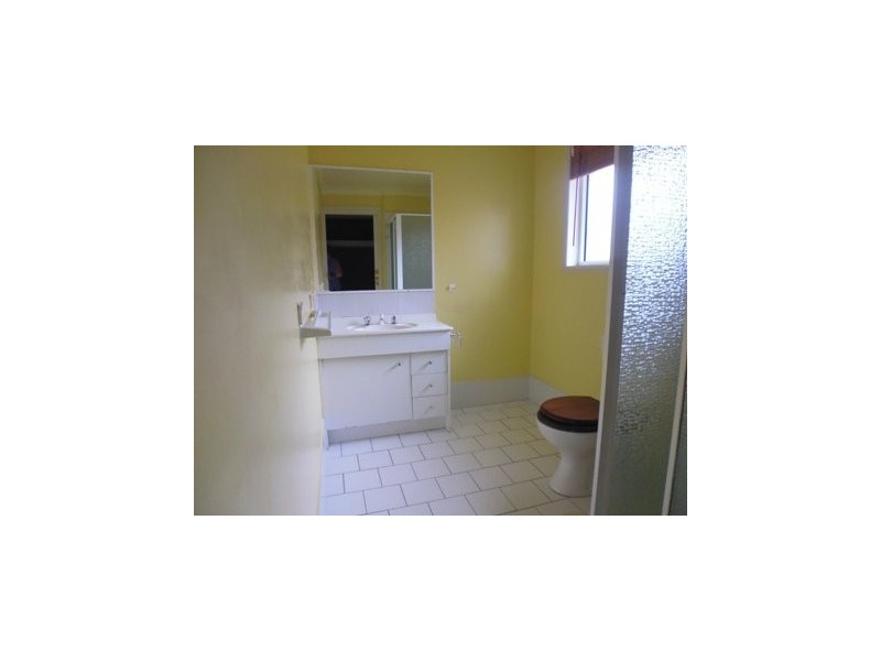 2/13 Kenny Drive, Labrador QLD 4215