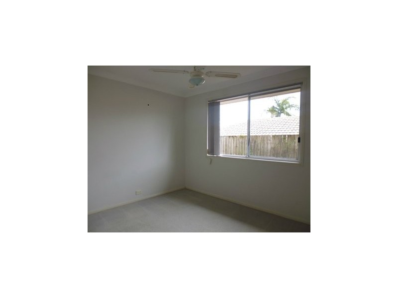 2/13 Kenny Drive, Labrador QLD 4215