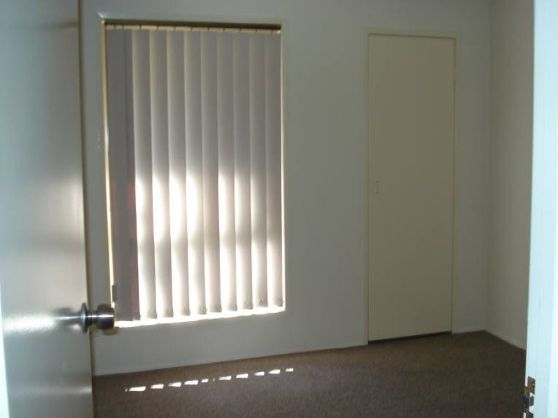 2/5 Waterbird Court, Coombabah QLD 4216