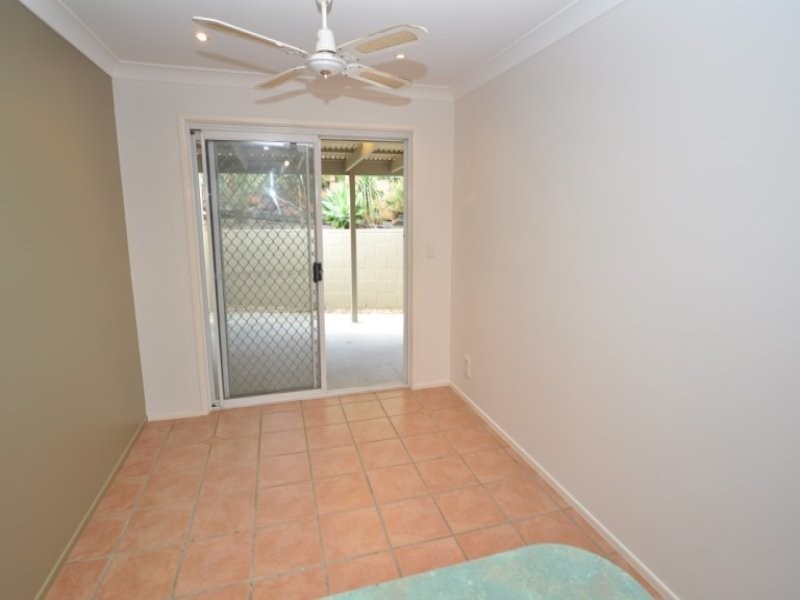 2/4 Hill Court, Labrador QLD 4215