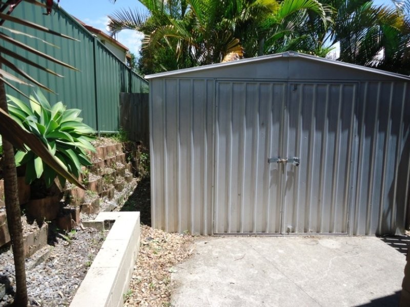 2/4 Hill Court, Labrador QLD 4215