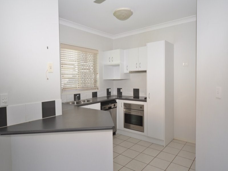 1/4 Pilar Court, Molendinar QLD 4214