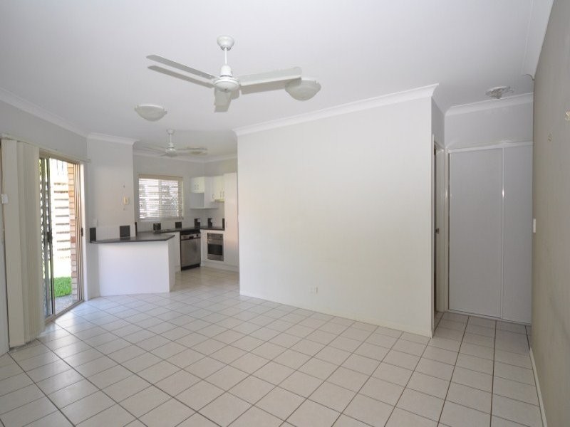 1/4 Pilar Court, Molendinar QLD 4214
