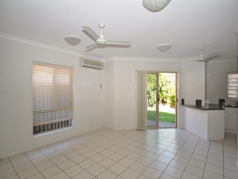 1/4 Pilar Court, Molendinar QLD 4214