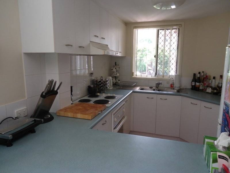 4/90 Pohlman Street, Southport QLD 4215