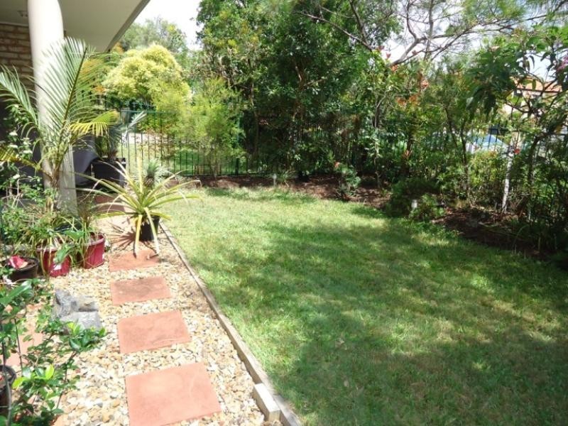 4/90 Pohlman Street, Southport QLD 4215