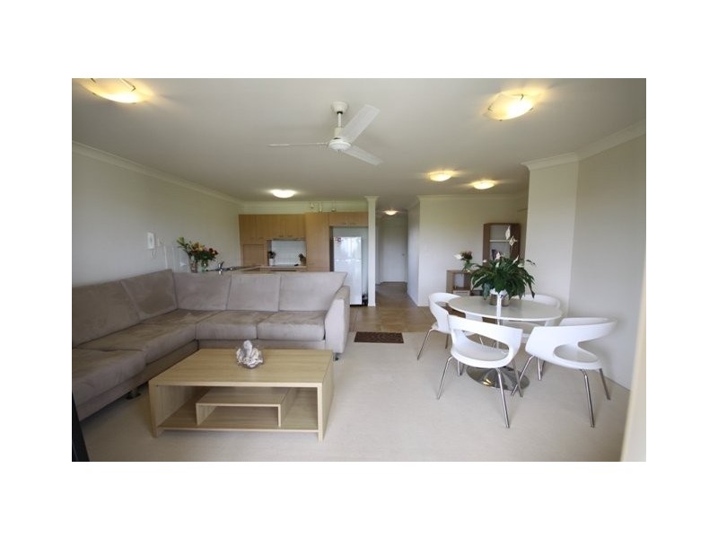 11/4 Oleander Avenue, Biggera Waters QLD 4216