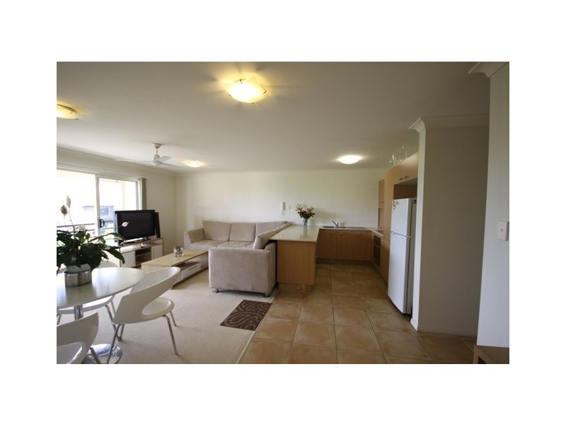 11/4 Oleander Avenue, Biggera Waters QLD 4216