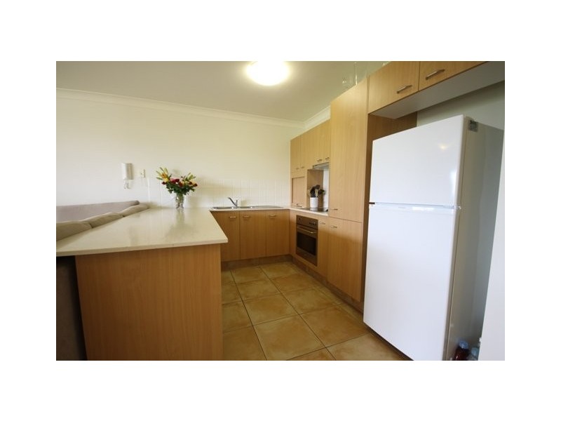 11/4 Oleander Avenue, Biggera Waters QLD 4216